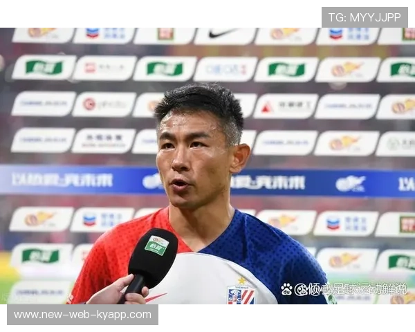 国内职业足球比赛赛程密集紧张，球员们备战全力，职业足球比赛规则